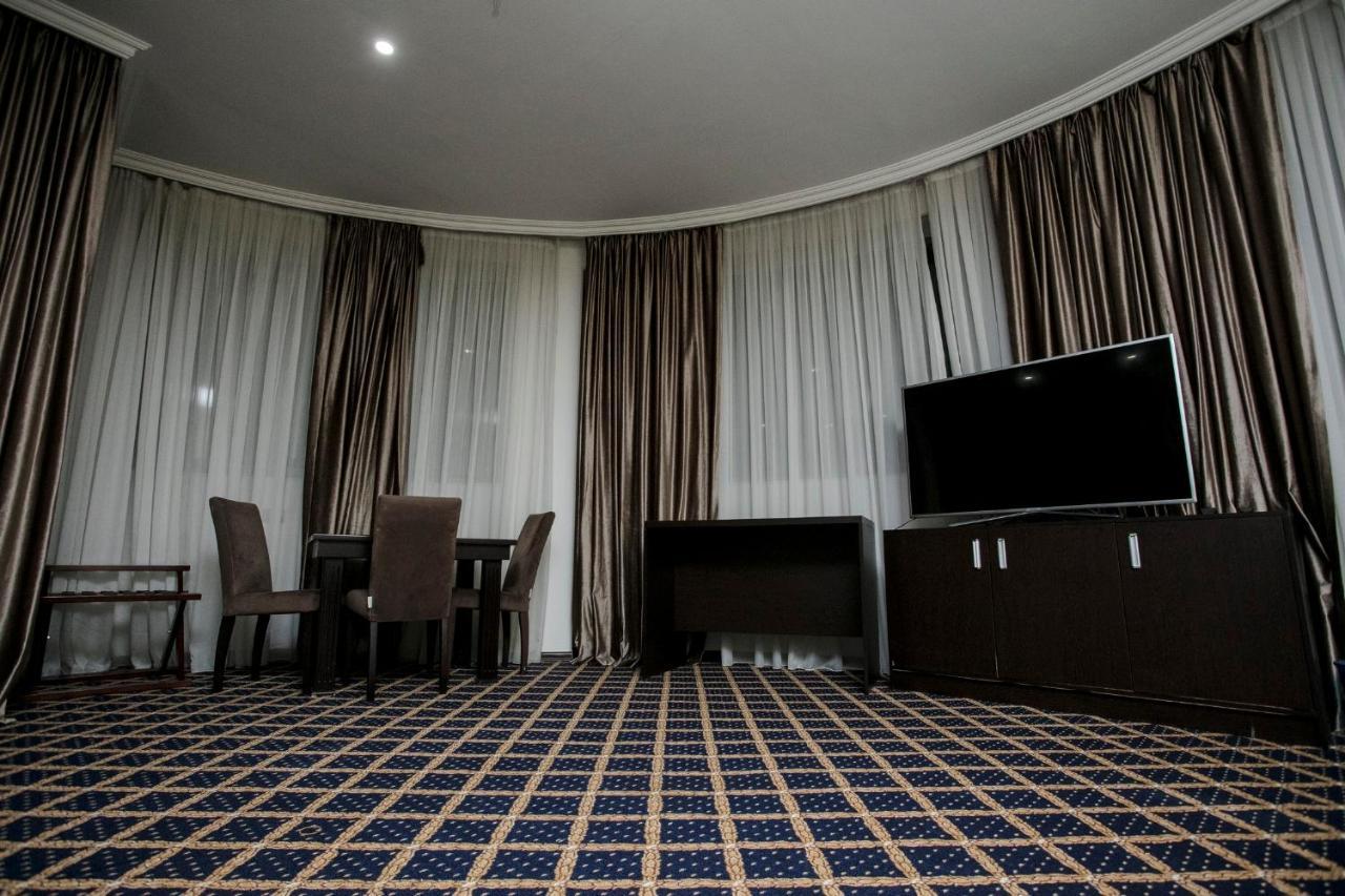 คอร์นิช โฮเต็ล บาคู Hotel บากู ภายนอก รูปภาพ